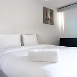 Comfy Studio Room The Oasis Apartment By Travelio